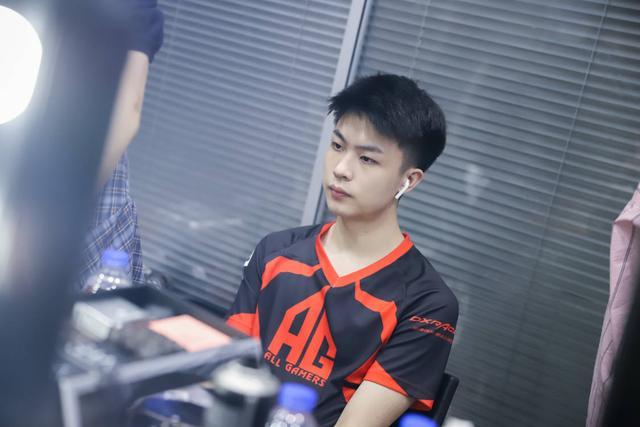 【战报】2025MSI季中冠军杯Day2综述，RNG光速拿下，C9爆冷告负
