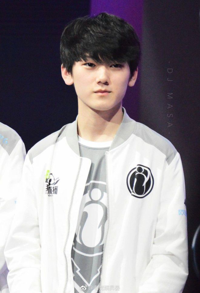 LCK皇帝！Faker第十四次率T1打进LCK决赛，此前八次夺冠