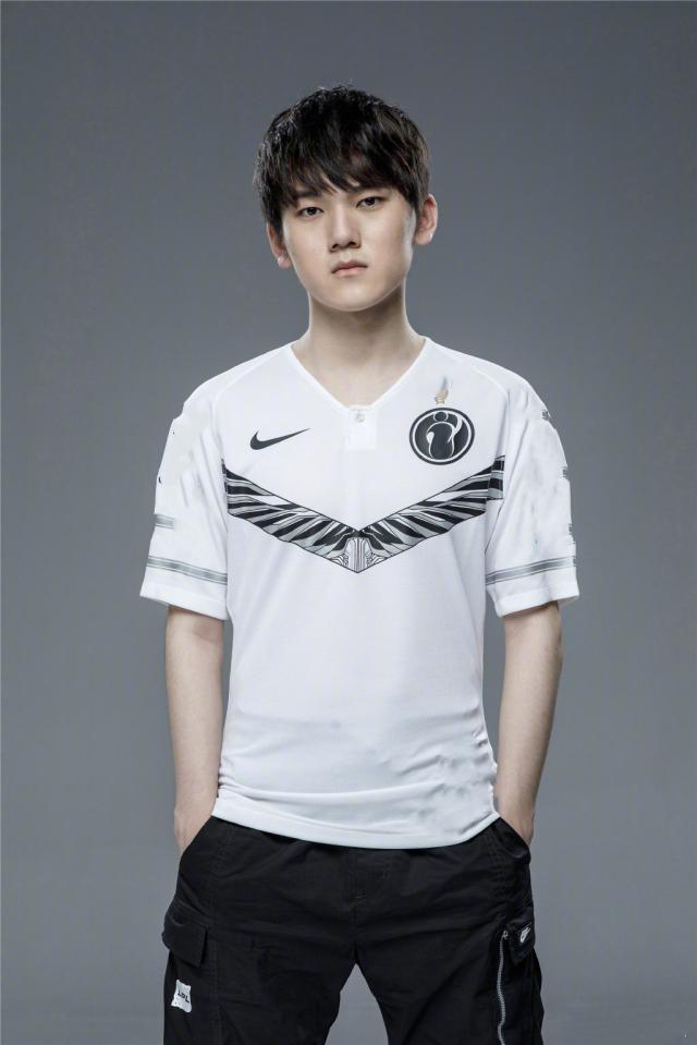 LNG胜者群访 Zika自信表示：季后赛我们团队有机会进决赛的！