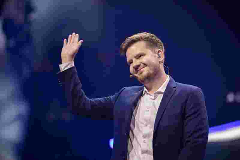 一串五！TES成为LPL历史上季后赛击败队伍最多的优胜者